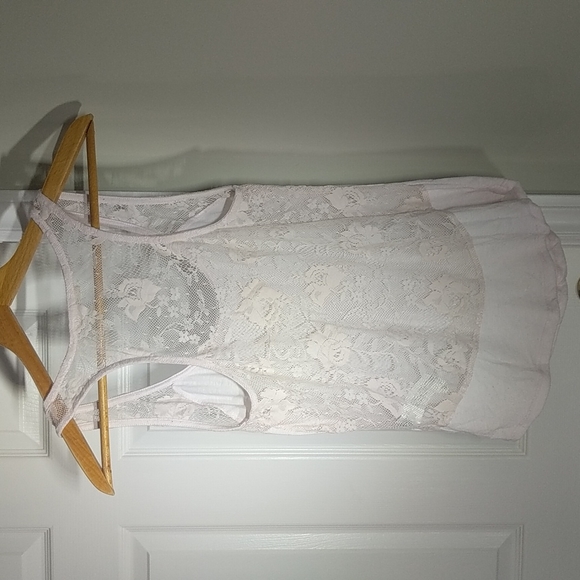 Light pink tank top with lace - Picture 2 of 2